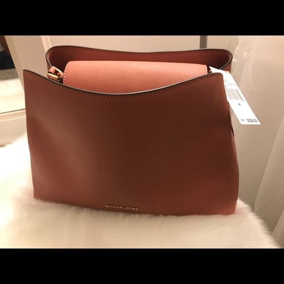 Brand new with tags Michael khors purse. - Picture 5 of 5